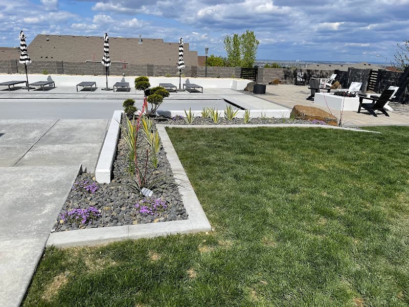 Flores Landscaping And Construction LLC photo