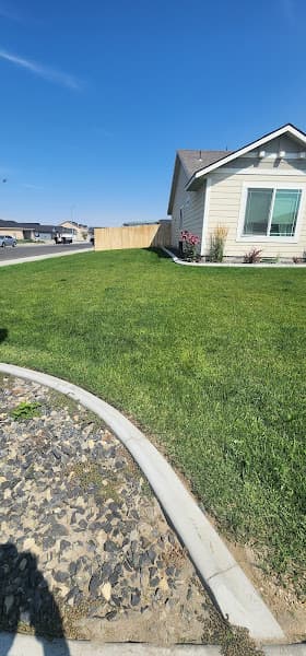 Allende's Lawn Care & Landscaping LLC photo